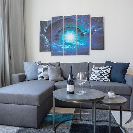 Bright And Spacious Attic Apartment Πράγα Εξωτερικό φωτογραφία