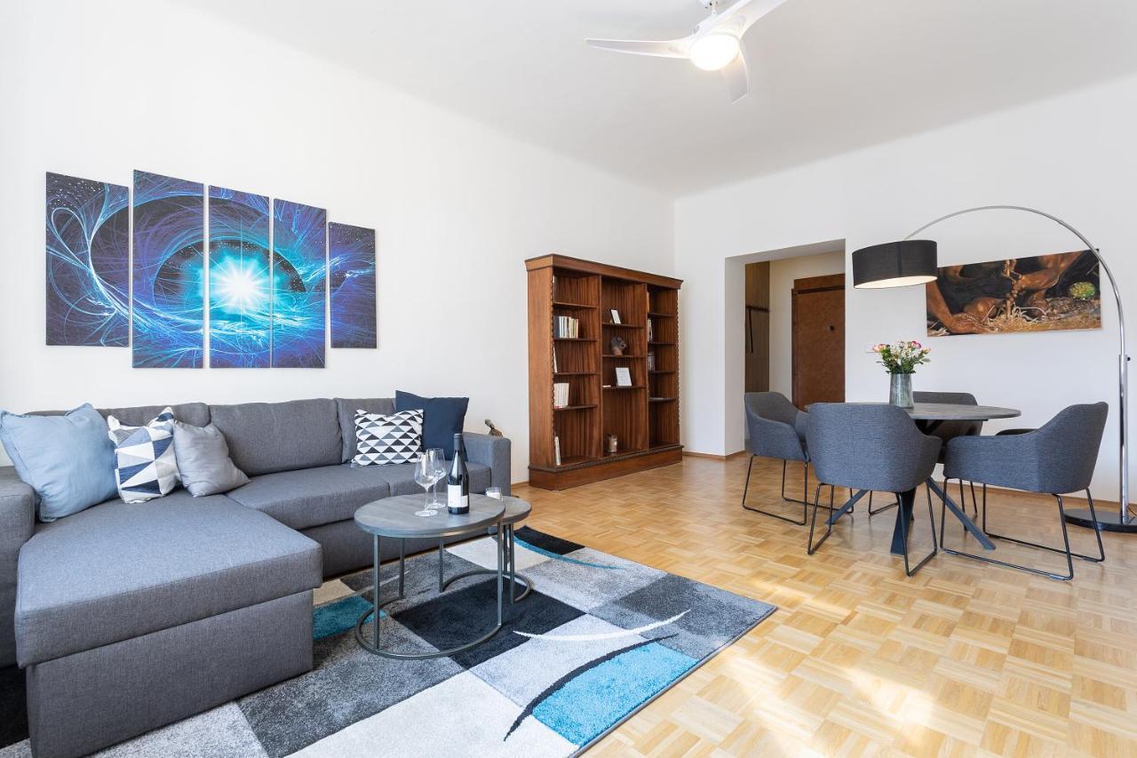Bright And Spacious Attic Apartment Πράγα Εξωτερικό φωτογραφία
