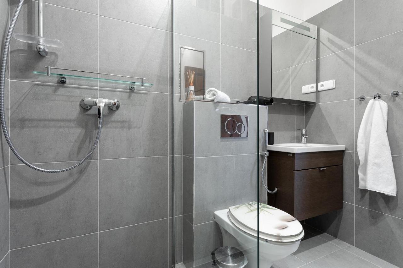 Bright And Spacious Attic Apartment Πράγα Εξωτερικό φωτογραφία